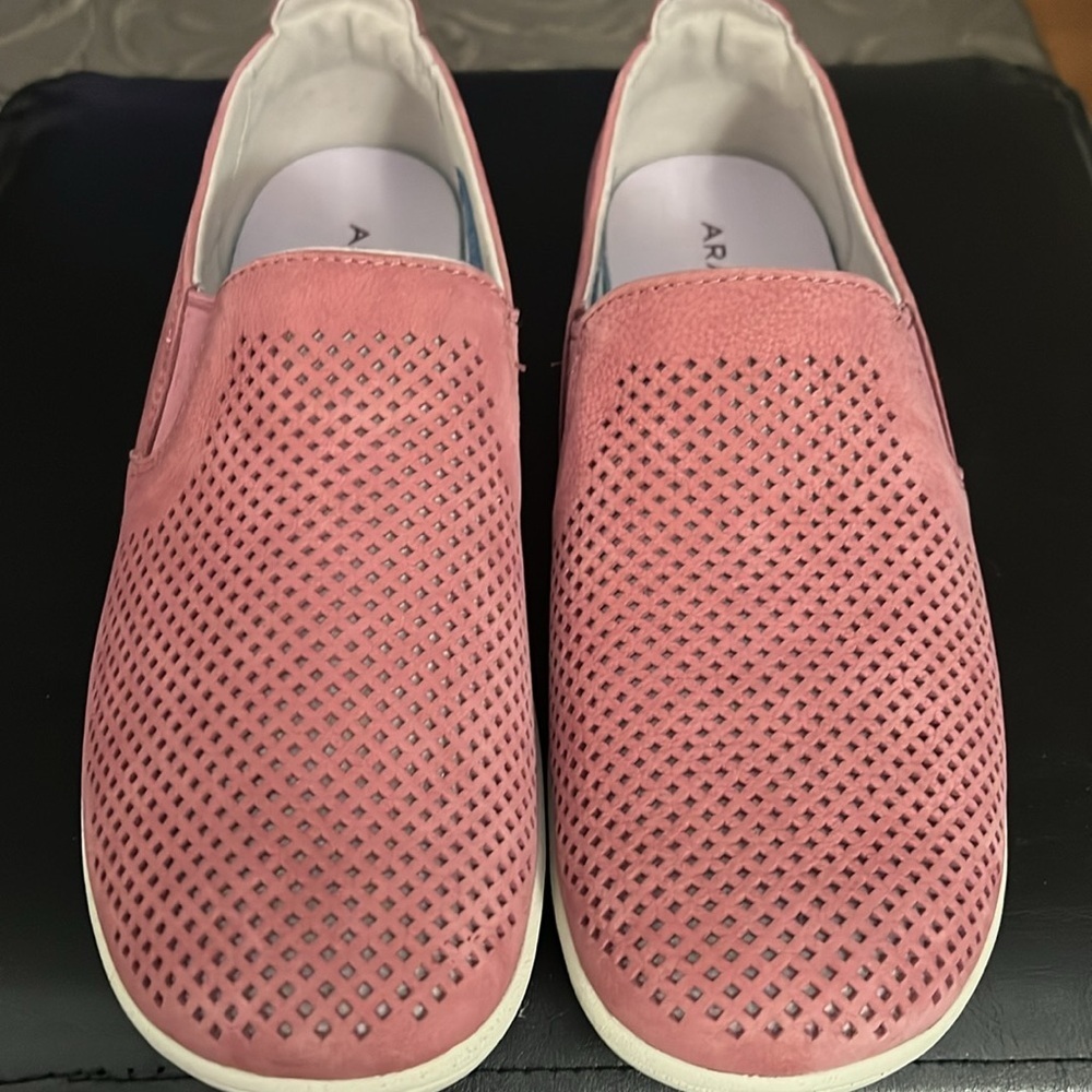 Aravon Pink Rose Sneakers Perforated Lia Leather Slip On NEW WITHOUT BOX - Picture 2 of 5